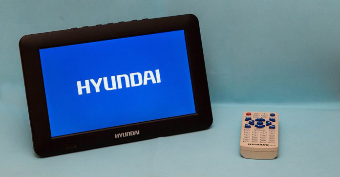 портативный телевизор Hyundai H-LCD900